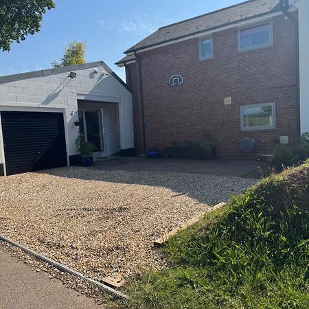 Hunters Lodge Exeter, Free Parking, Country Views, Great Wi-Fi, Large Garden Poltimore Экстерьер фото
