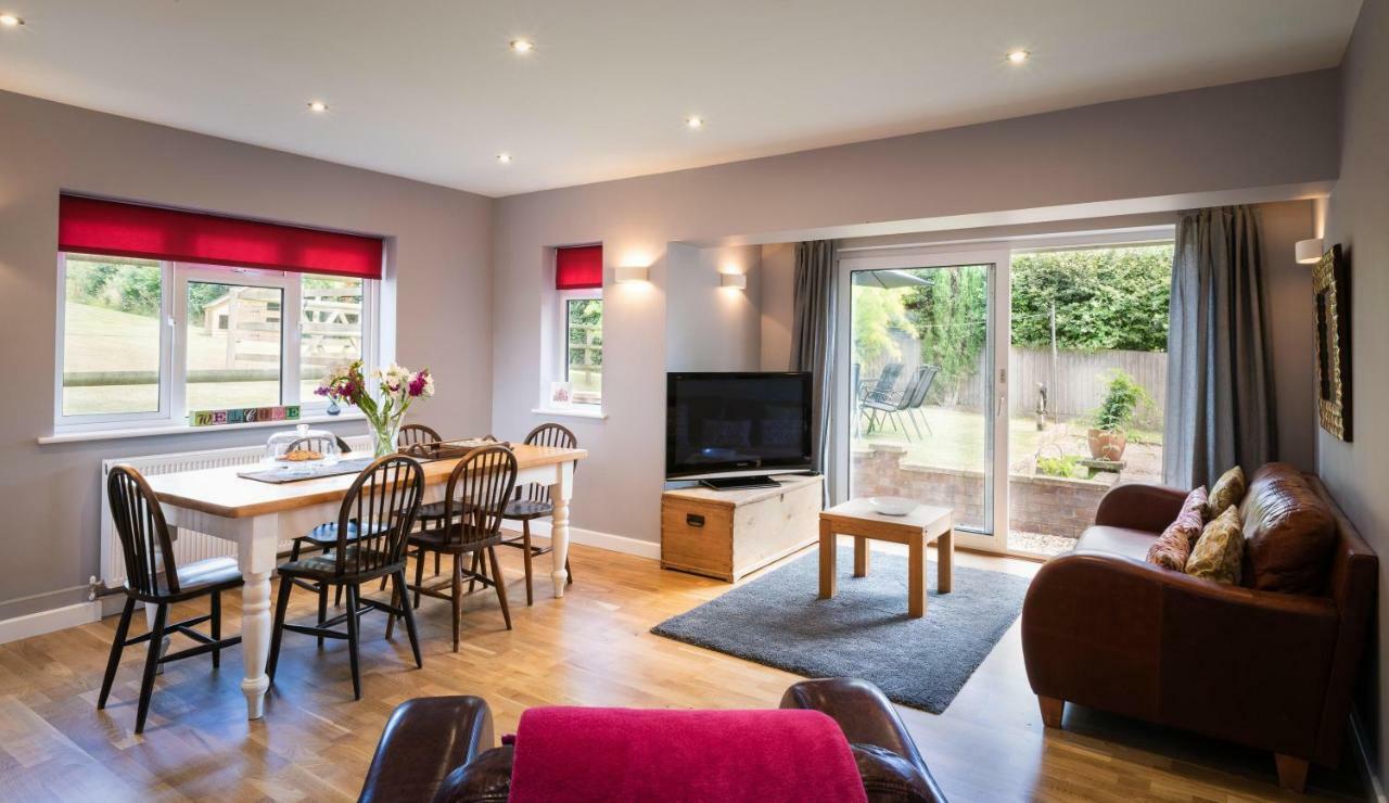 Hunters Lodge Exeter, Free Parking, Country Views, Great Wi-Fi, Large Garden Poltimore Экстерьер фото